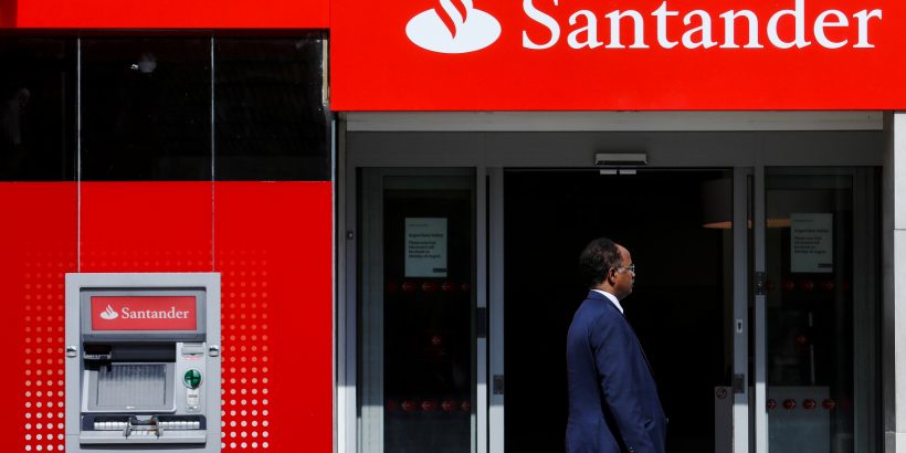 Adecuaciones y mantenimientos correctivos de locales y viviendas del Banco Santander